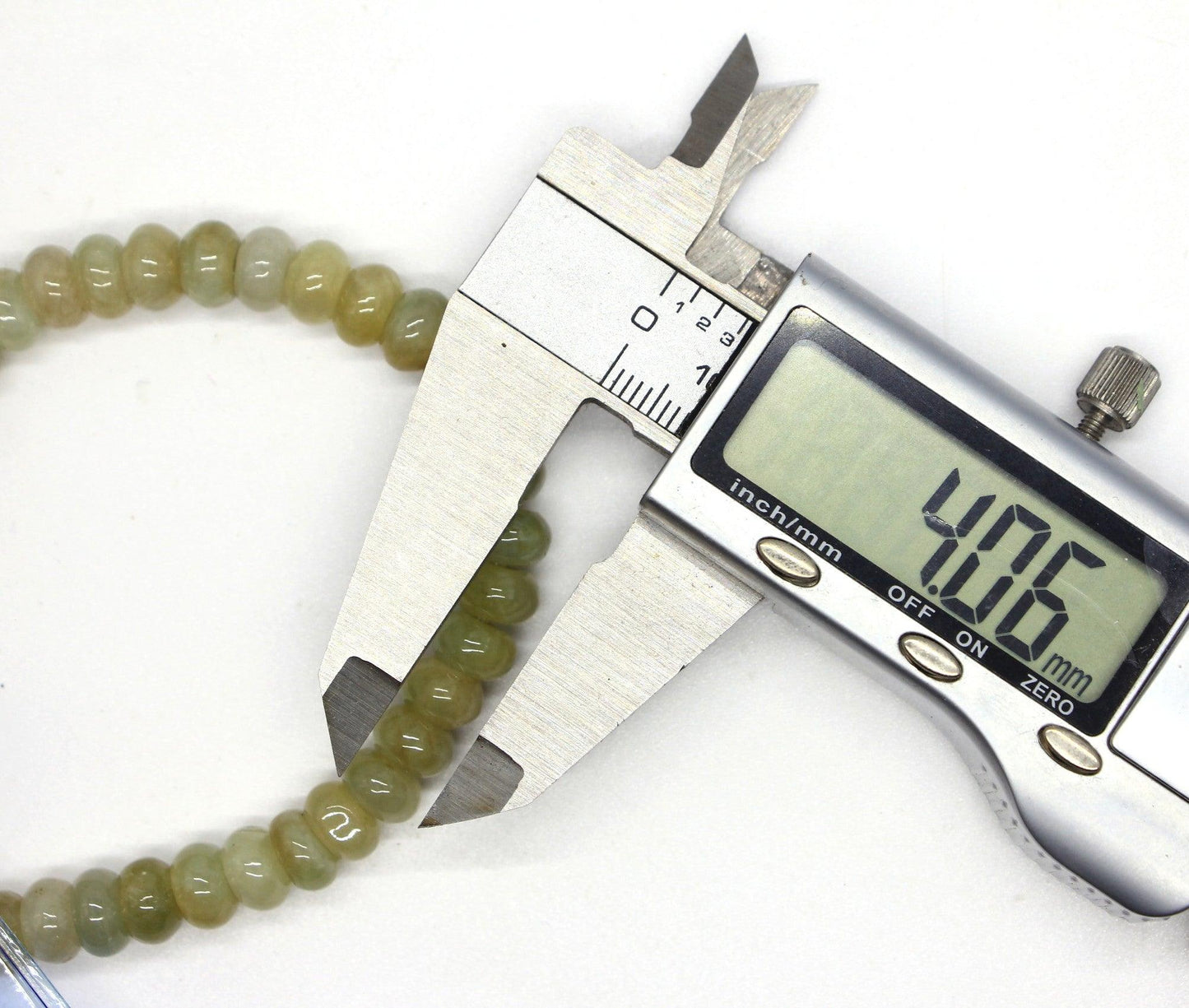 Type A Jadeite Jade Bracelet BR20019 - Jade-collector.com